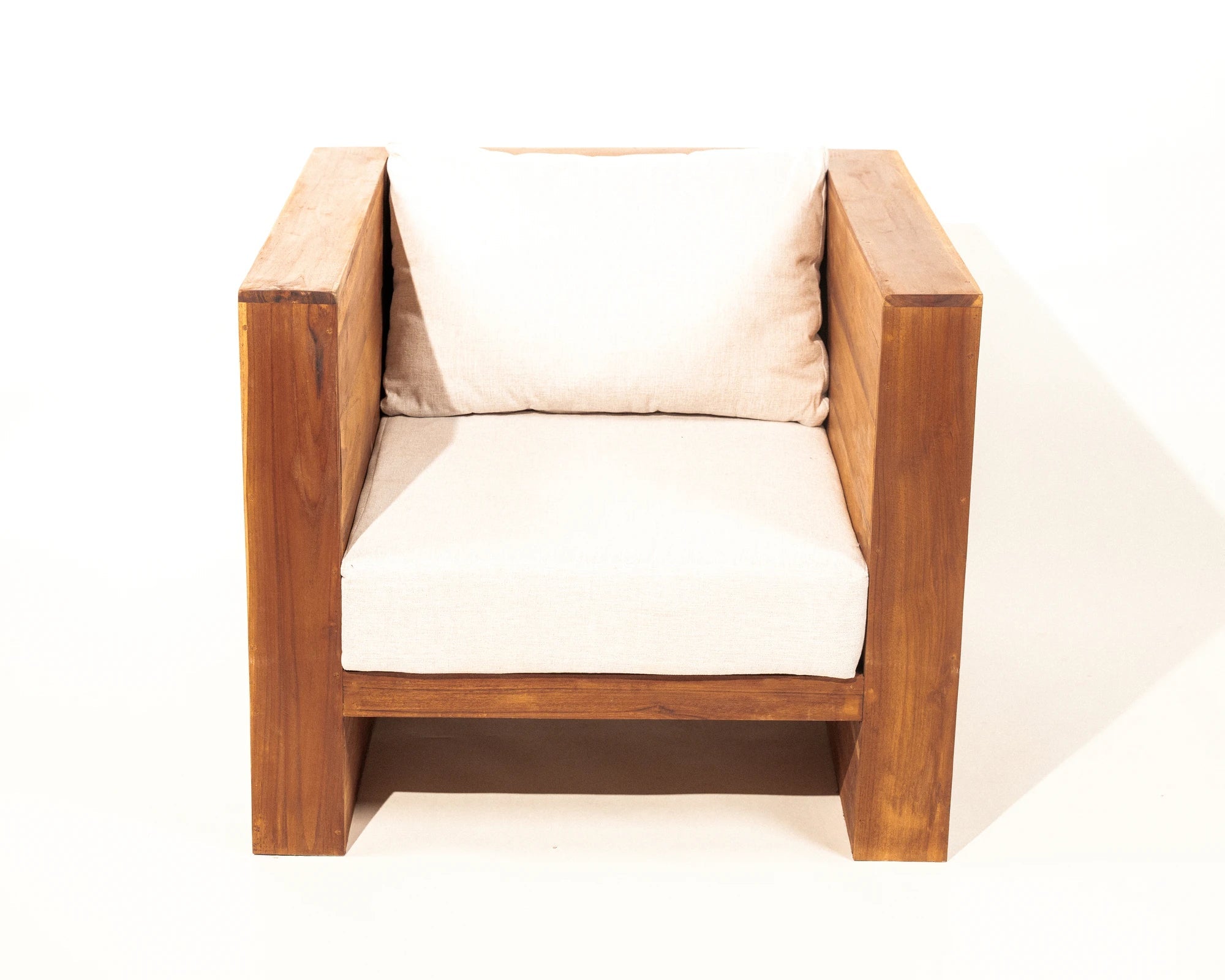 Quilla Armchair Teak Wood