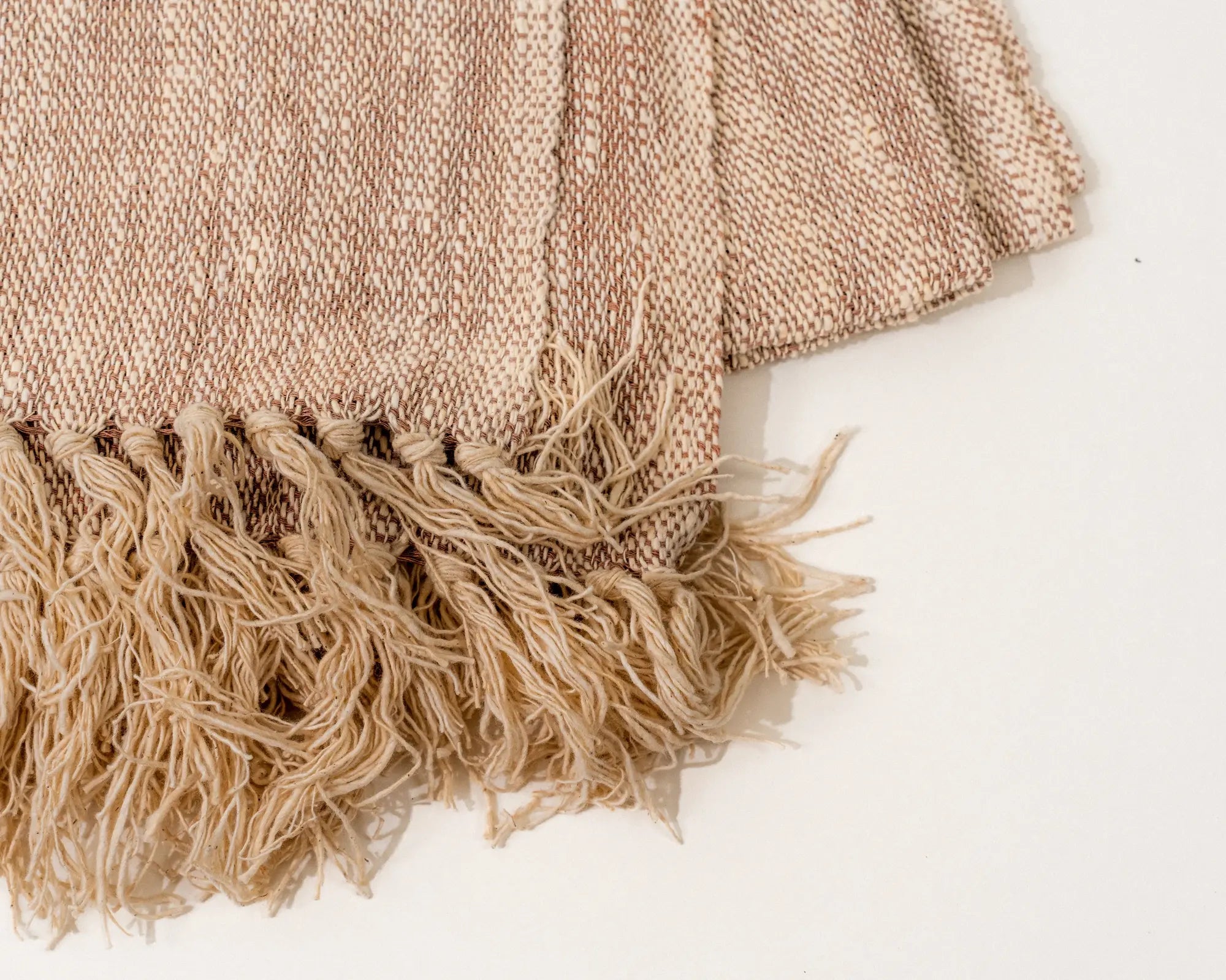 Taveuni Cotton Fringe Throw (beige)