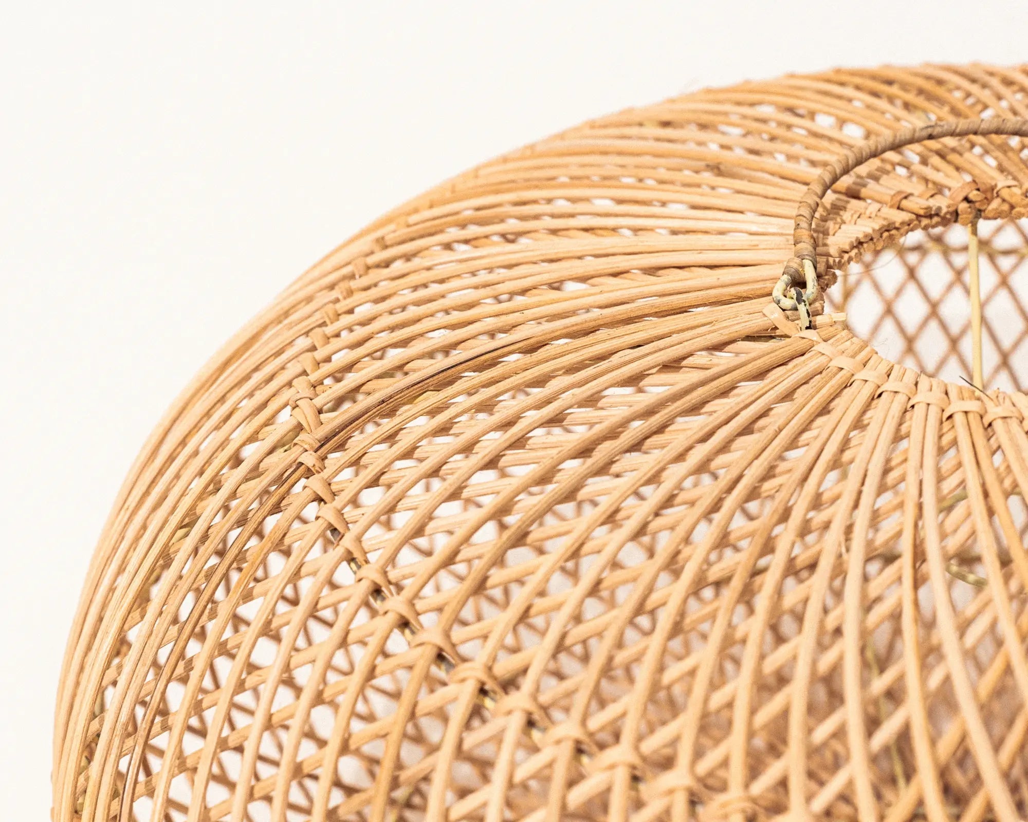 Teahira Donut Rattan Pendant Lamp