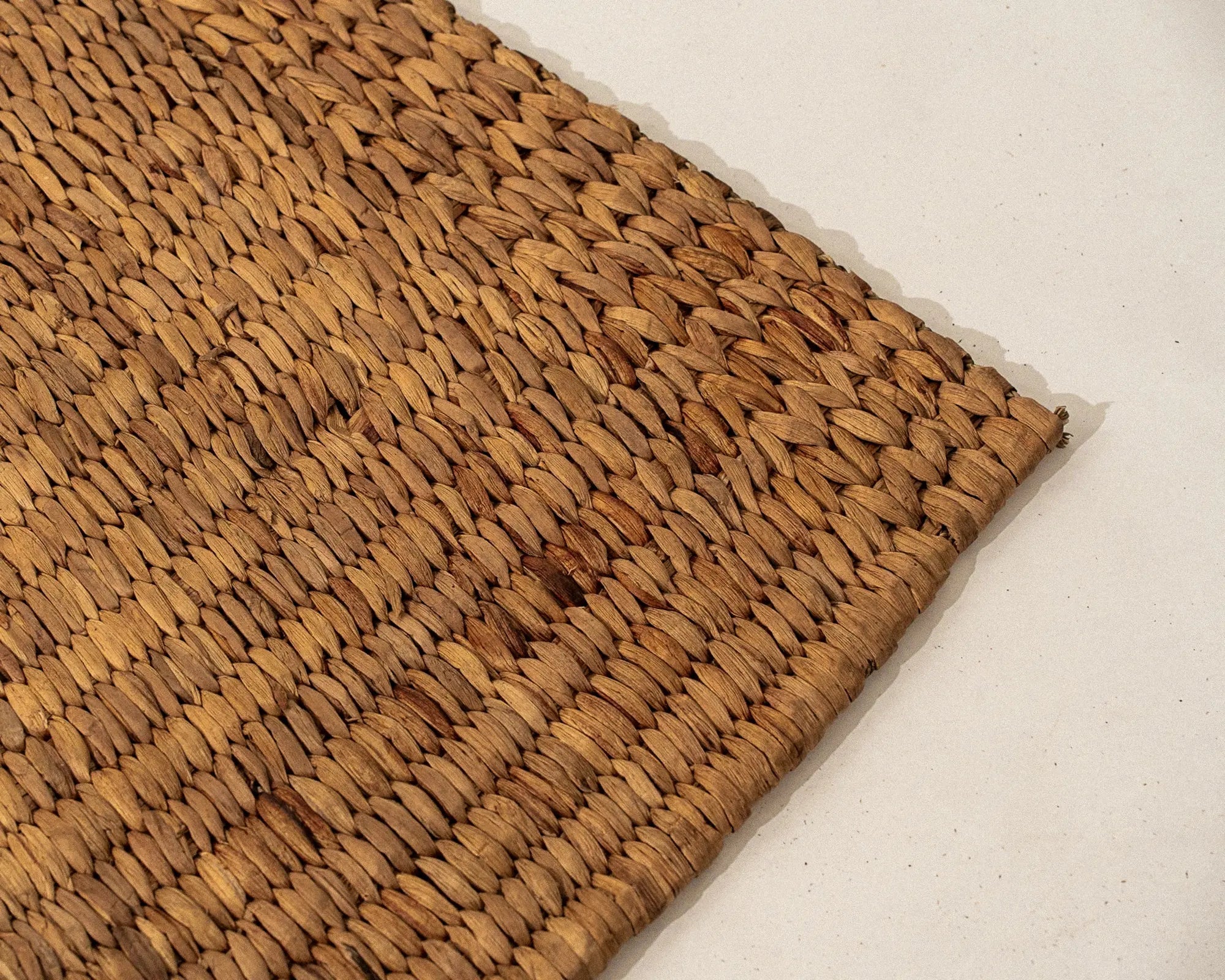 Vangunu Natural Water Hyacinth Fibre Handwoven Rug